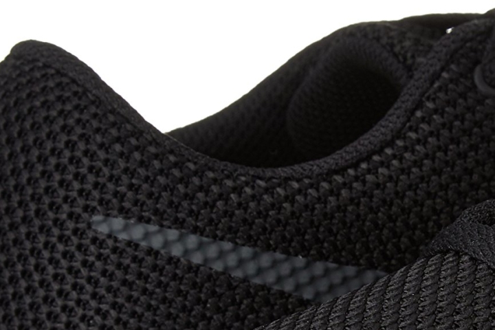 Nike Essentialist collar